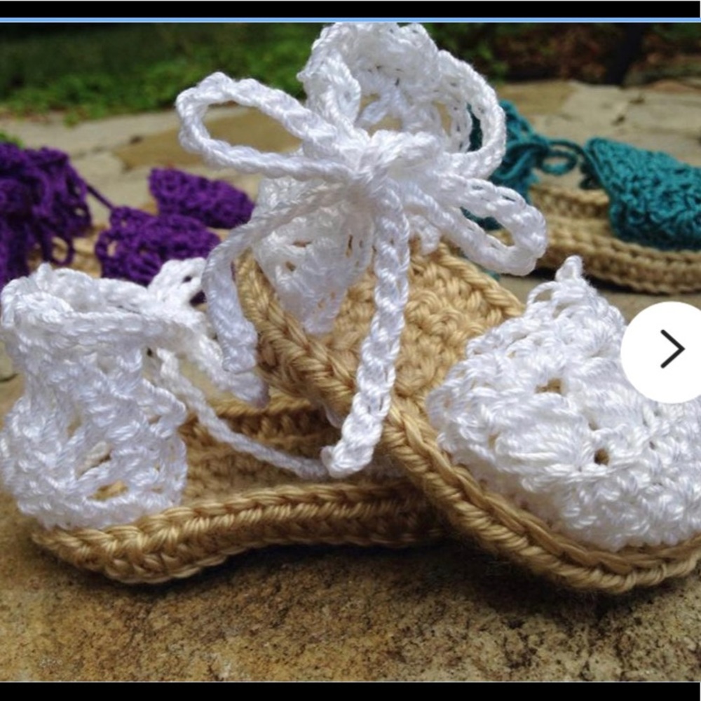 Crochet little girls sandals